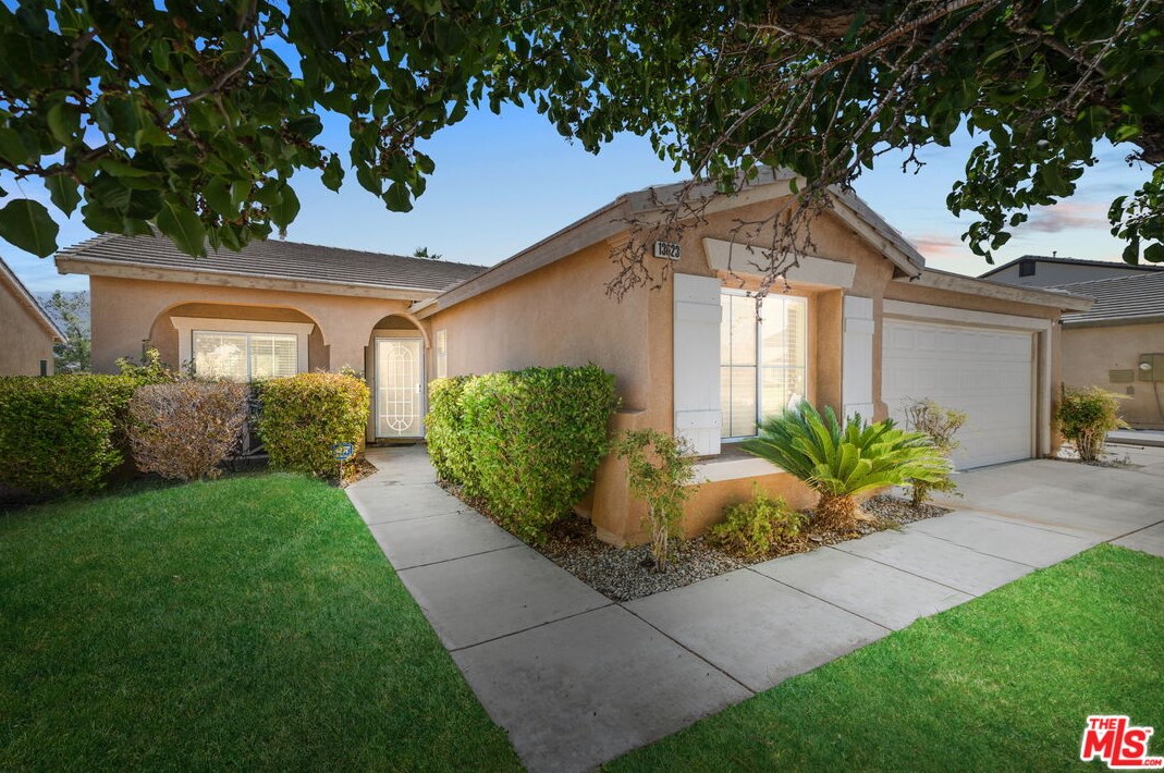 13623 Fox Point Rd, Victorville, CA 92392