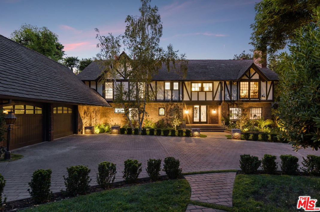 4554 White Oak Ave, Van Nuys, CA 91316