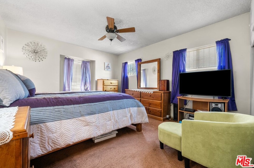 1479 101st St, Los Angeles CA  90002-2836 exterior