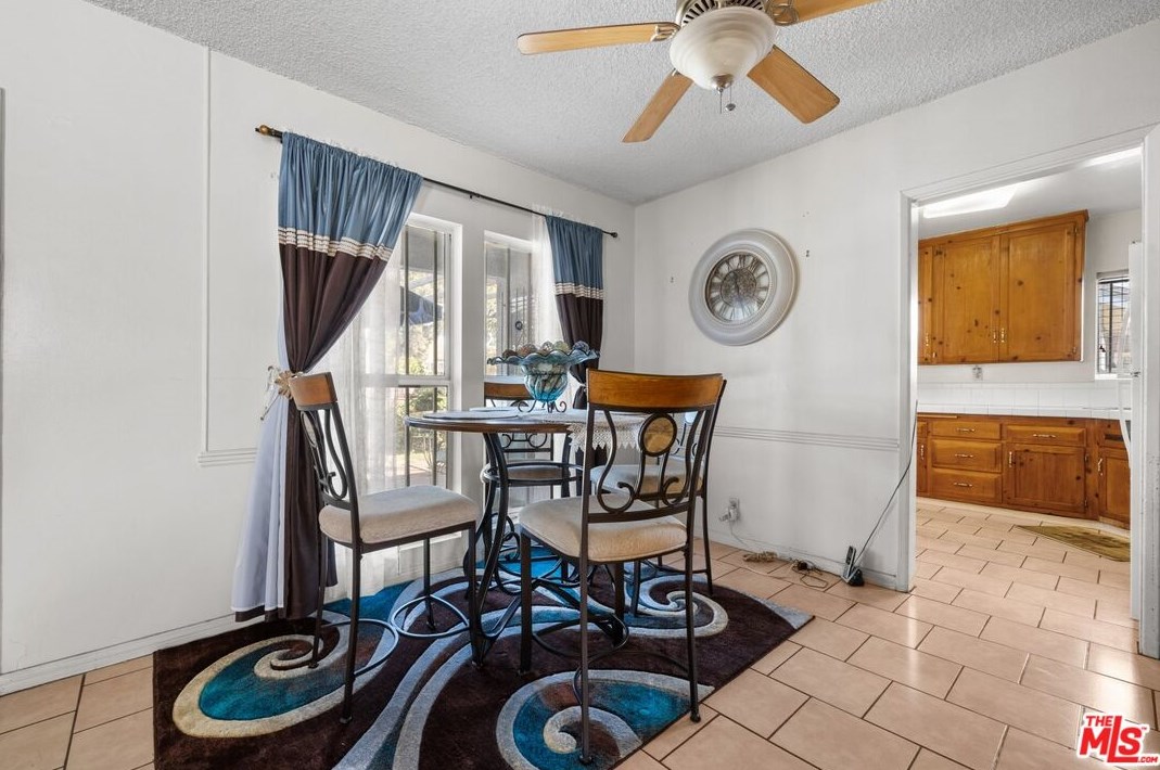 1479 101st St, Los Angeles CA  90002-2836 exterior