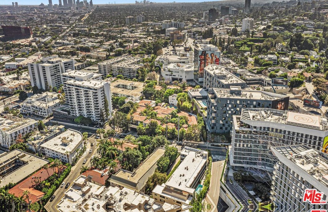 1228 La Cienega Blvd, Los Angeles CA  90035-2521 exterior