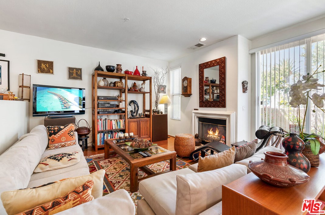 8109 Hannum Ave, Los Angeles, CA 90230-6169