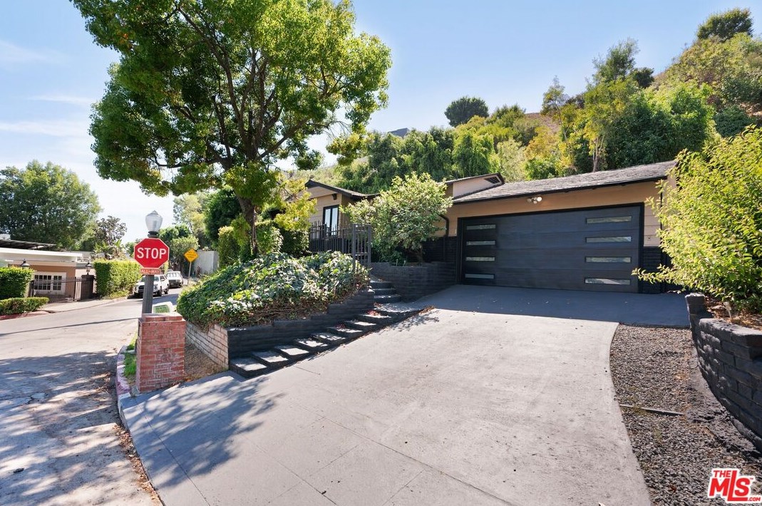 1301 Sunset Plaza Dr, Los Angeles, CA 90069-1234