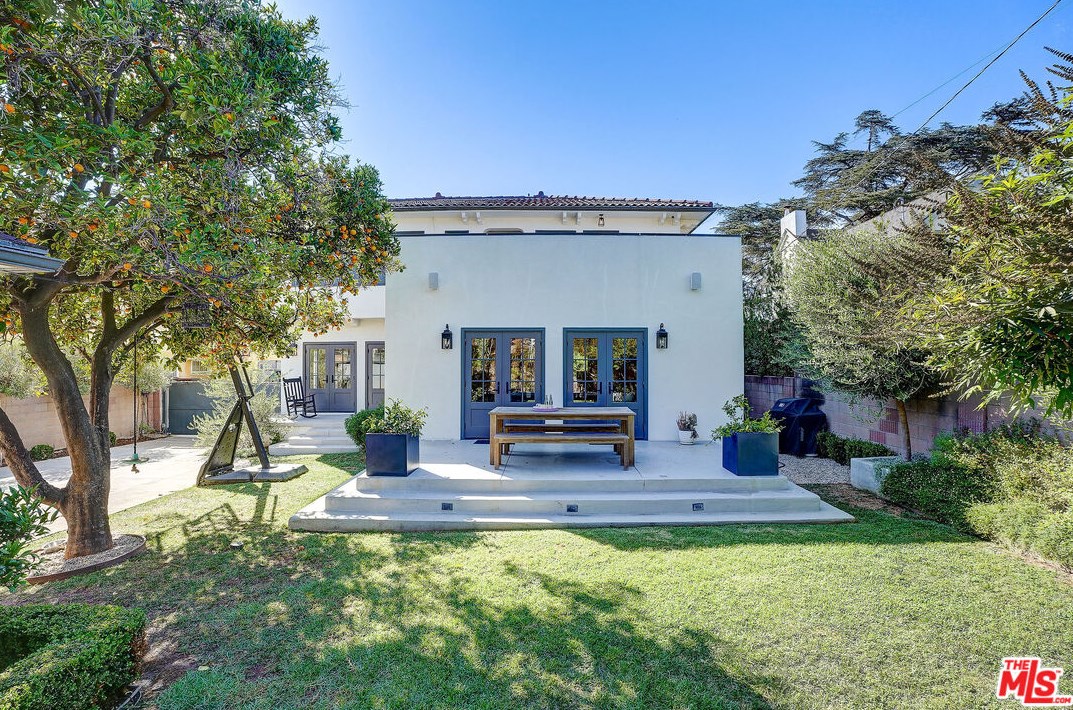 1944 Virginia Rd, Los Angeles CA  90016-3629 exterior