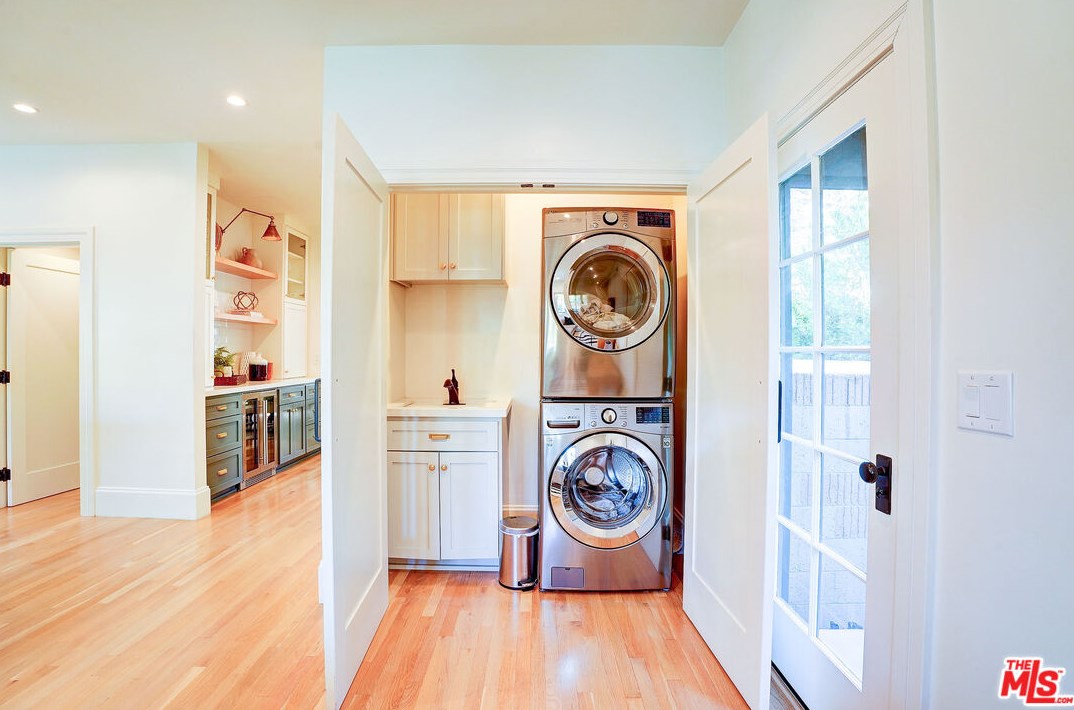 1944 Virginia Rd, Los Angeles CA  90016-3629 exterior