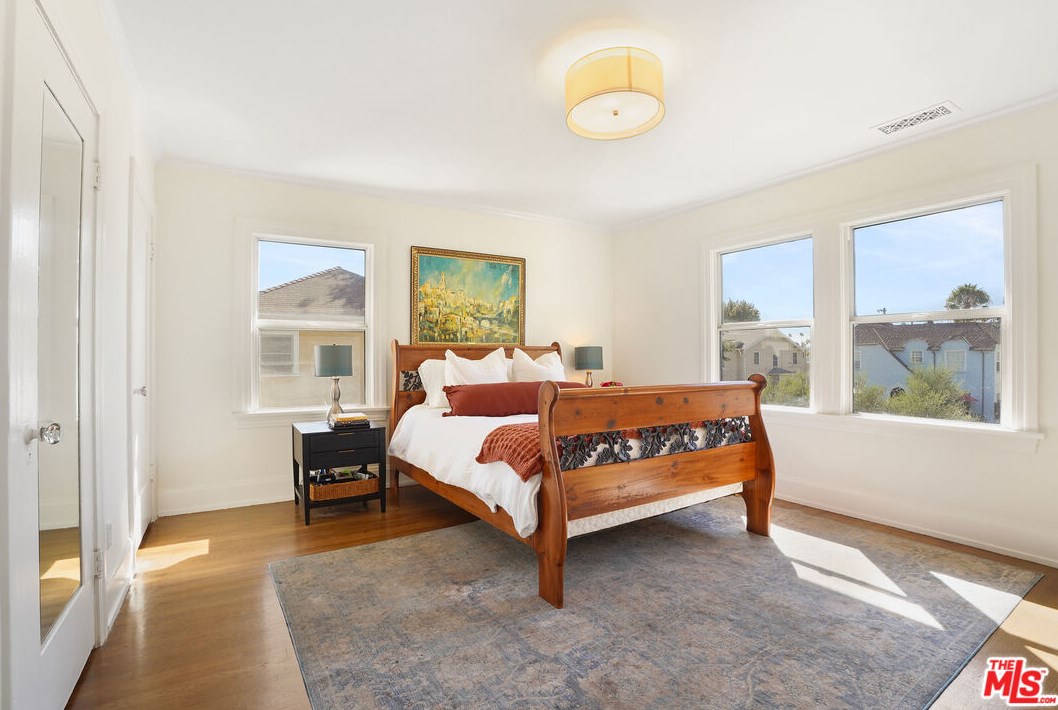 1944 Virginia Rd, Los Angeles CA  90016-3629 exterior