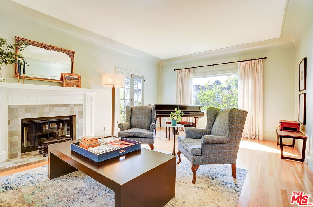 1944 Virginia Rd, Los Angeles CA  90016-3629 exterior