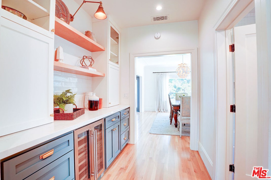 1944 Virginia Rd, Los Angeles CA  90016-3629 exterior