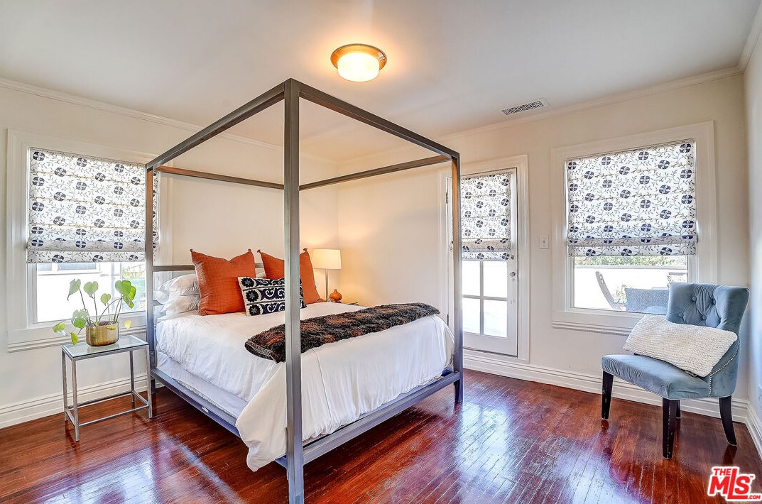 1944 Virginia Rd, Los Angeles CA  90016-3629 exterior