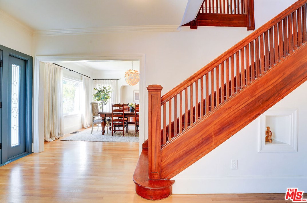 1944 Virginia Rd, Los Angeles CA  90016-3629 exterior