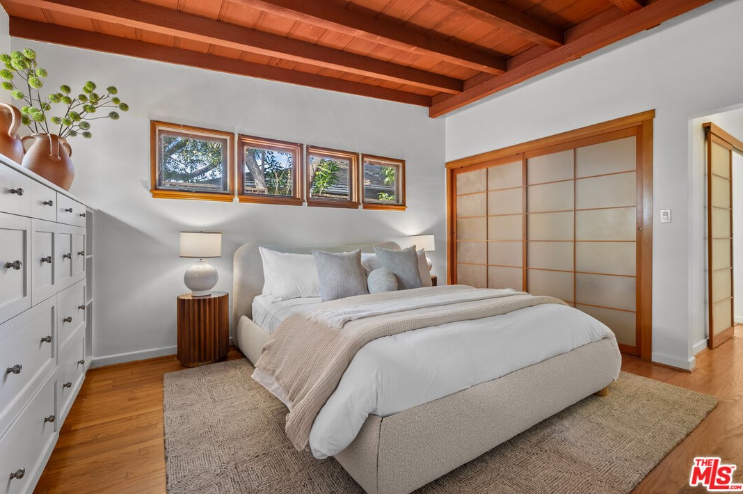 11423 Biona Dr, Los Angeles CA 90066-3307 exterior