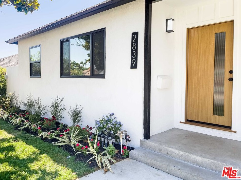 2839 N Lincoln St, Burbank, CA 91504