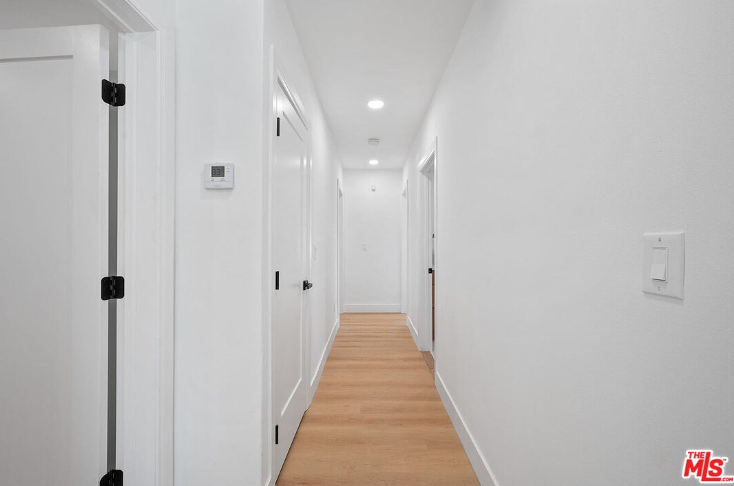 2758 Redondo Blvd, Los Angeles CA  90016-3468 exterior