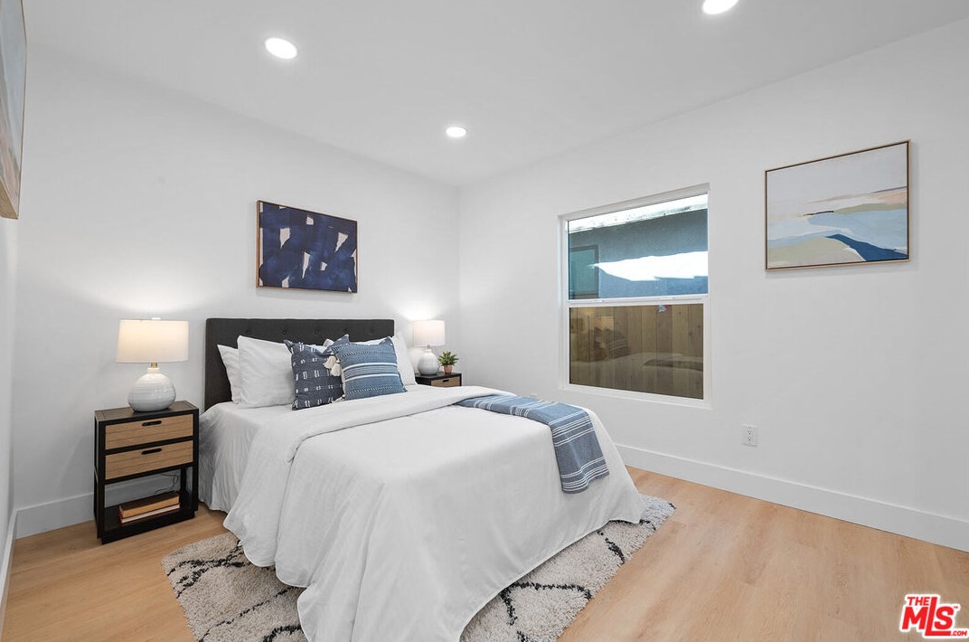 2758 Redondo Blvd, Los Angeles CA  90016-3468 exterior