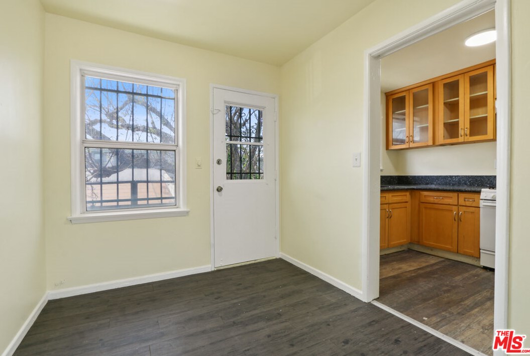 3316 76 St, Los Angeles CA  90003-2322 exterior