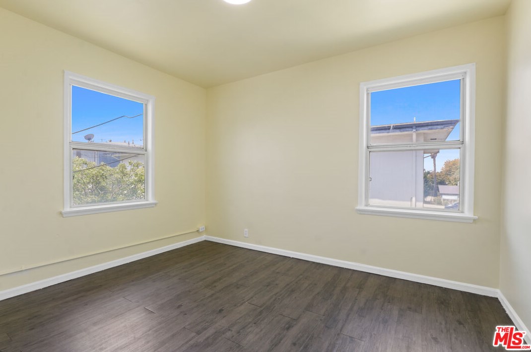3316 76 St, Los Angeles CA  90003-2322 exterior