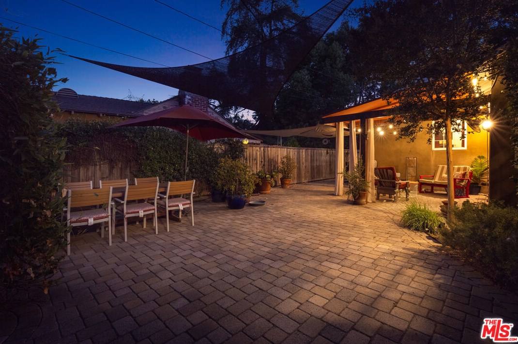 246 Fairview St, Burbank, CA 91505-3523