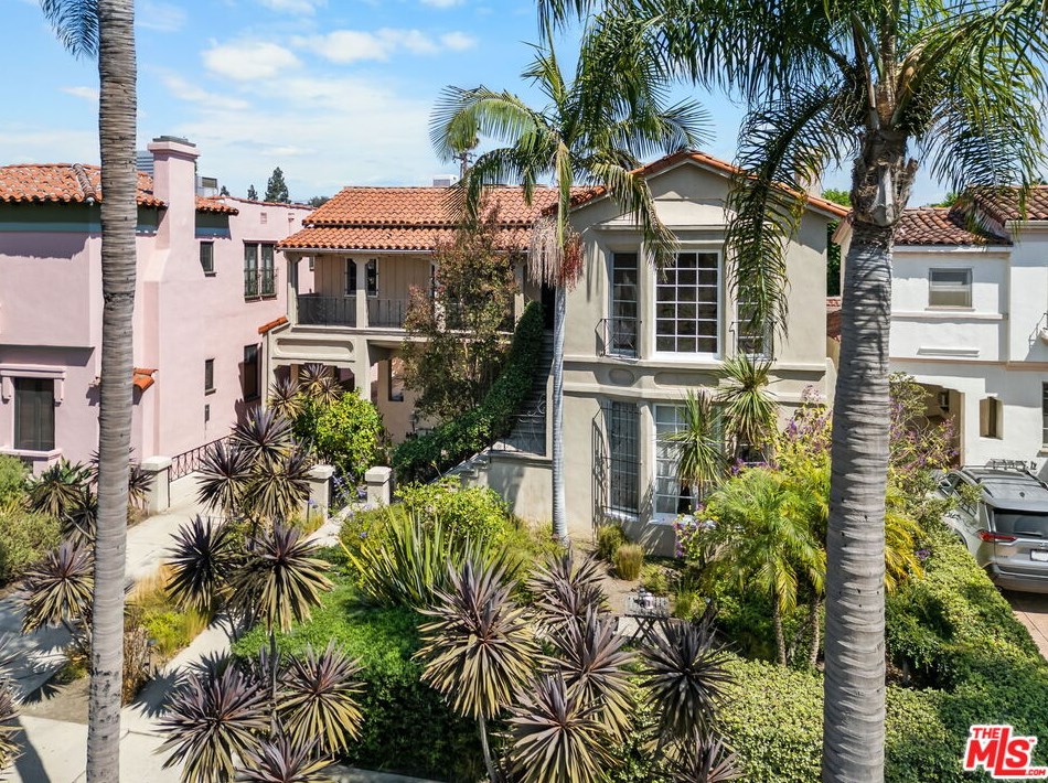 1040 Alfred St, Los Angeles, CA 90035-2502