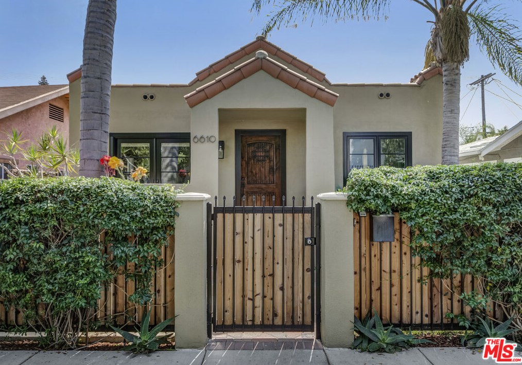 6610 Barton Ave, Los Angeles, CA 90038-2548