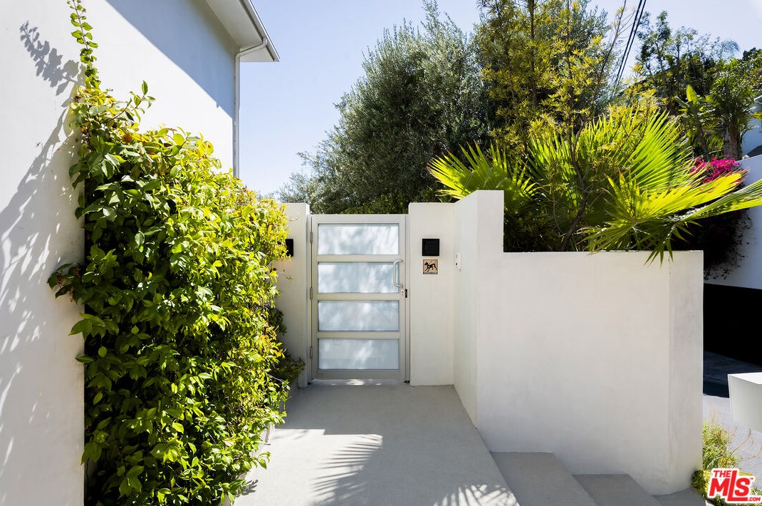 1600 Kings Rd, Los Angeles, CA 90069-1404