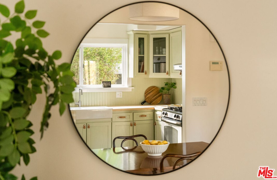 3311 Larissa Dr, Los Angeles CA  90026-6253 exterior