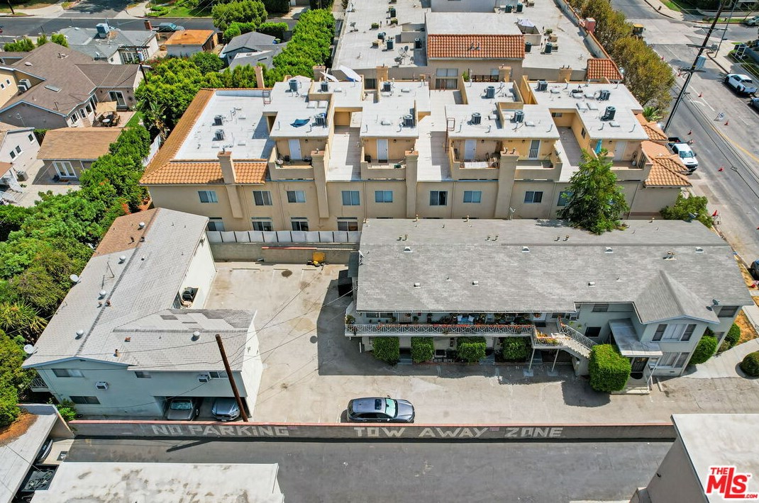 14825 Magnolia Blvd, Van Nuys, CA 91403-1319