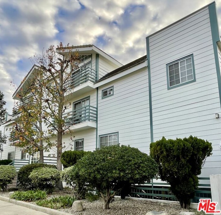 11738 Mayfield #114, Los Angeles, CA 90049