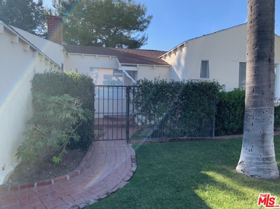 6103 Citrus Ave, Los Angeles, CA 90043-3350