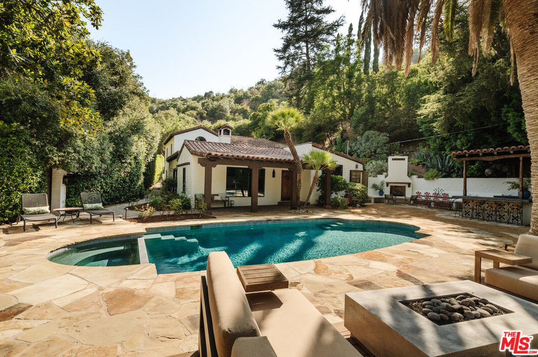 4105 Crisp Canyon Rd, Van Nuys, CA 91403-4602
