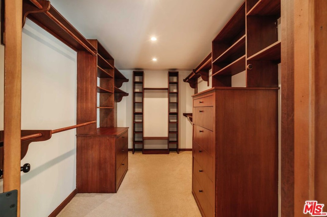 3949 Redwood Ave, Los Angeles CA 90066-5102 exterior