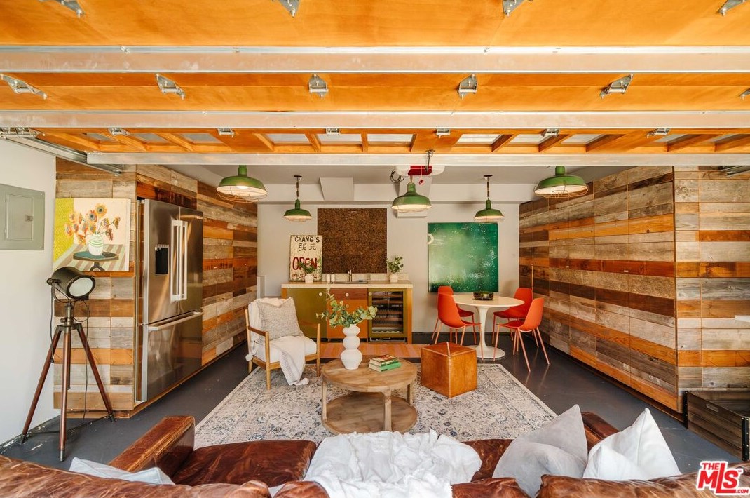 3949 Redwood Ave, Los Angeles CA 90066-5102 exterior