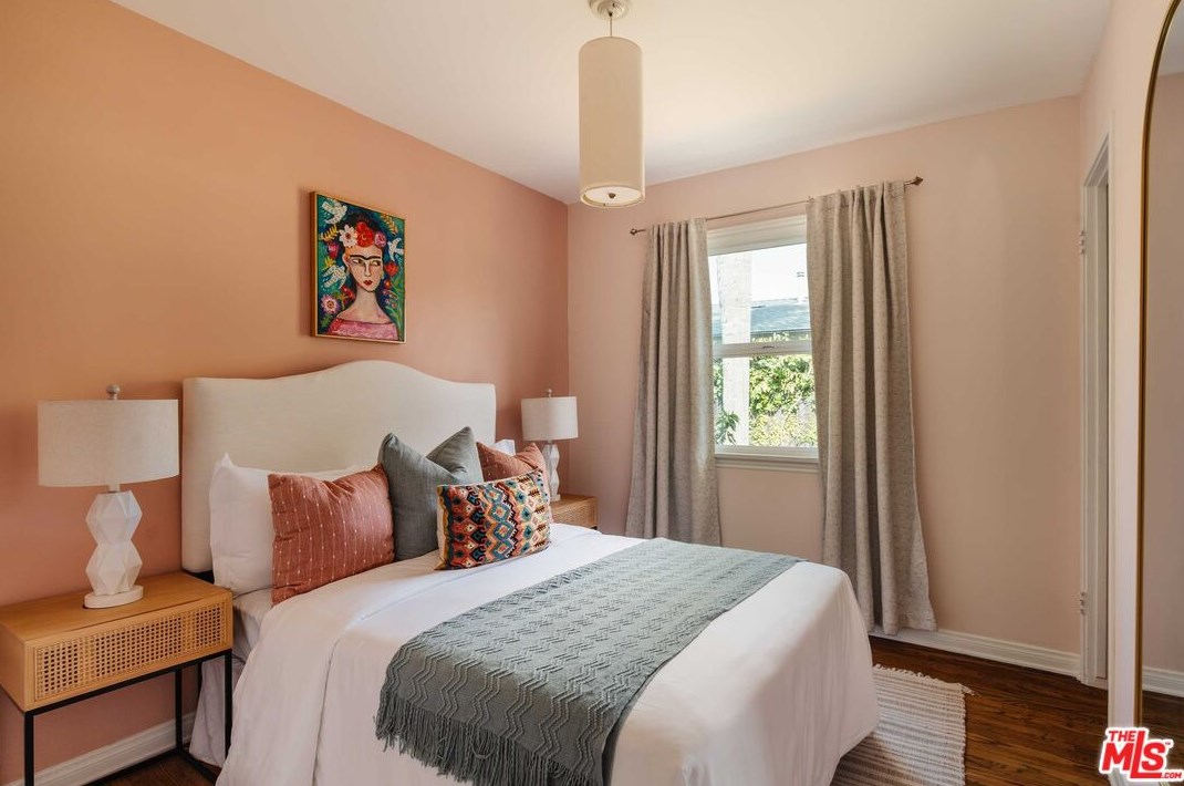 3949 Redwood Ave, Los Angeles CA 90066-5102 exterior