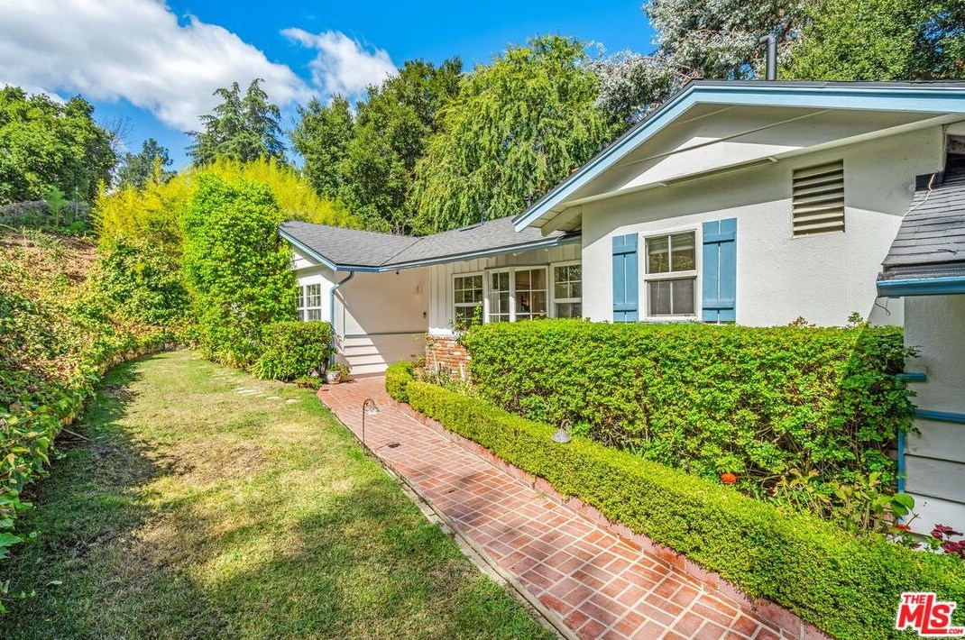 16521 Adlon Rd, Van Nuys, CA 91436