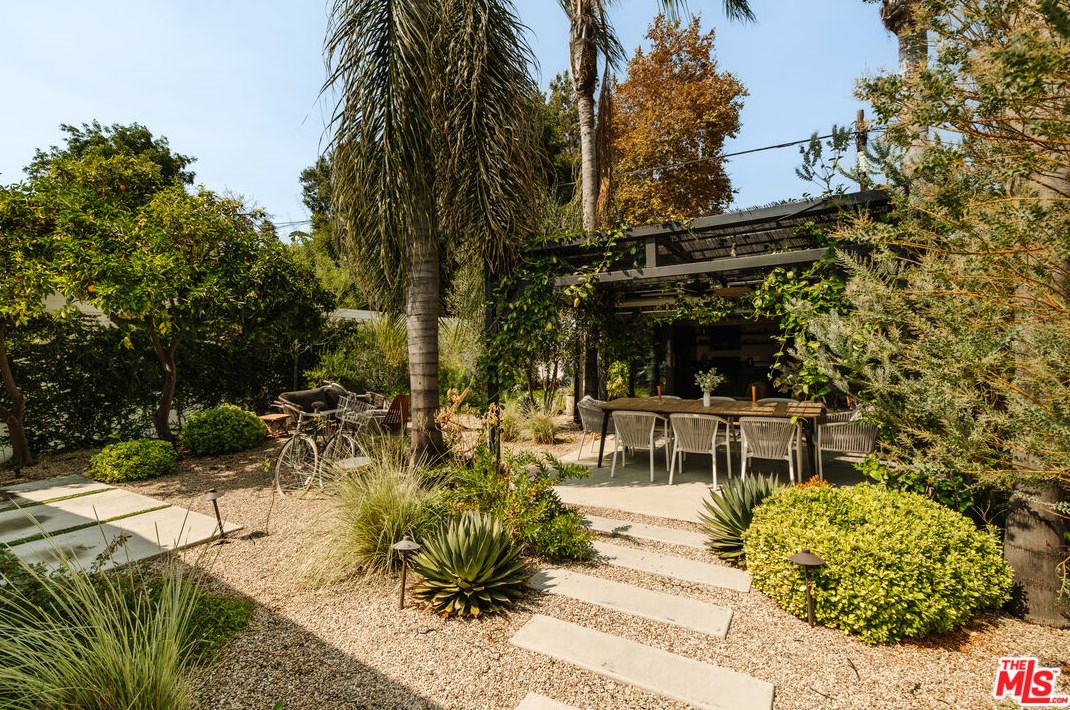 4109 Clayton Ave, Los Angeles, CA 90027-1505
