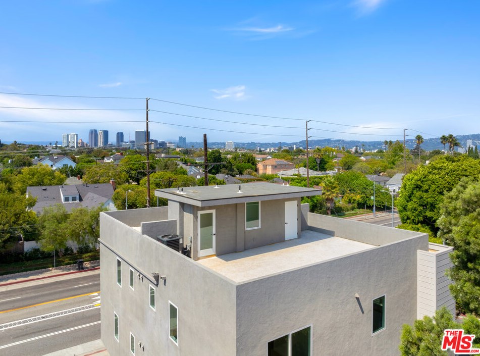 8926 Sawyer St, Los Angeles CA  90035-4140 exterior