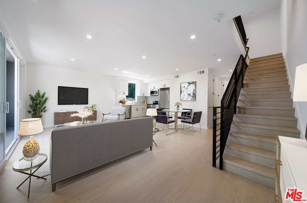 8926 Sawyer St, Los Angeles CA  90035-4140 exterior