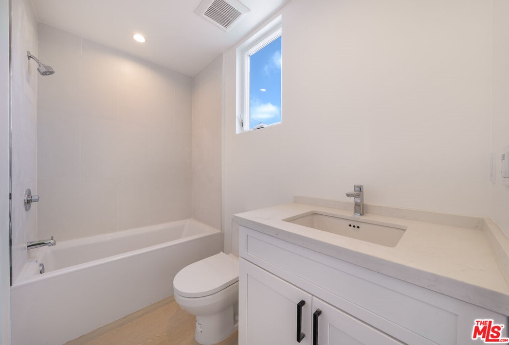 8926 Sawyer St, Los Angeles CA  90035-4140 exterior