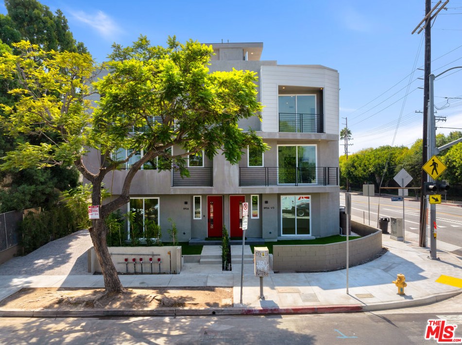 8926 Sawyer St, Los Angeles CA  90035-4140 exterior