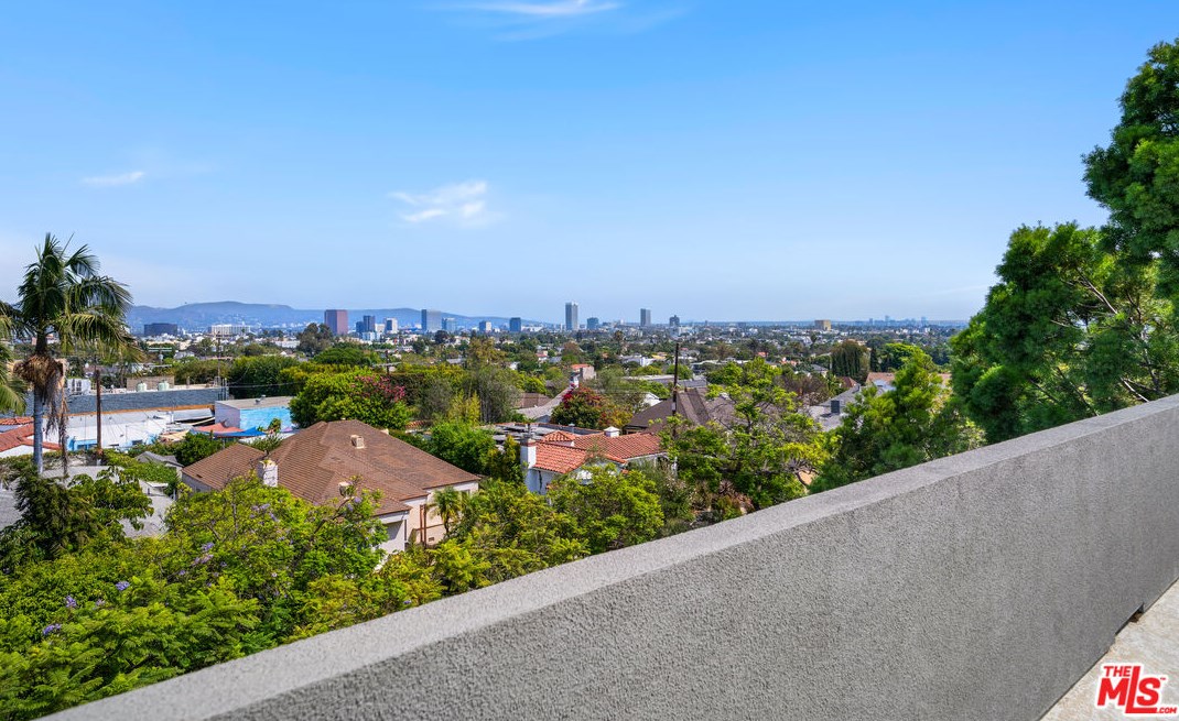 8926 Sawyer St, Los Angeles CA  90035-4140 exterior