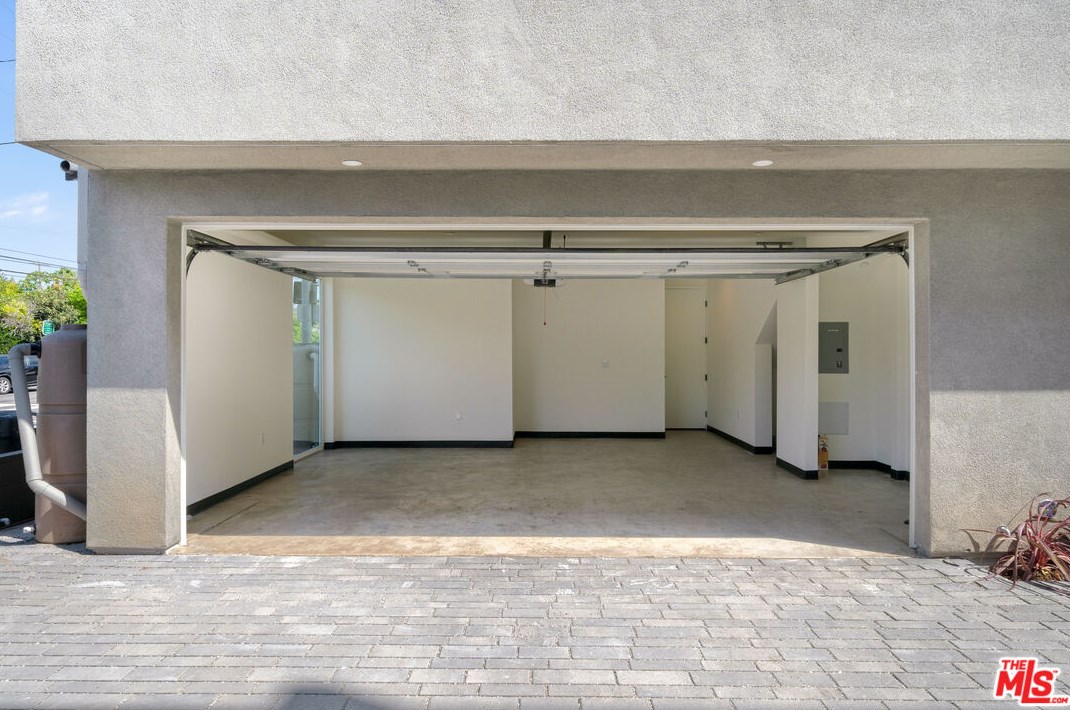 8926 Sawyer St, Los Angeles CA  90035-4140 exterior