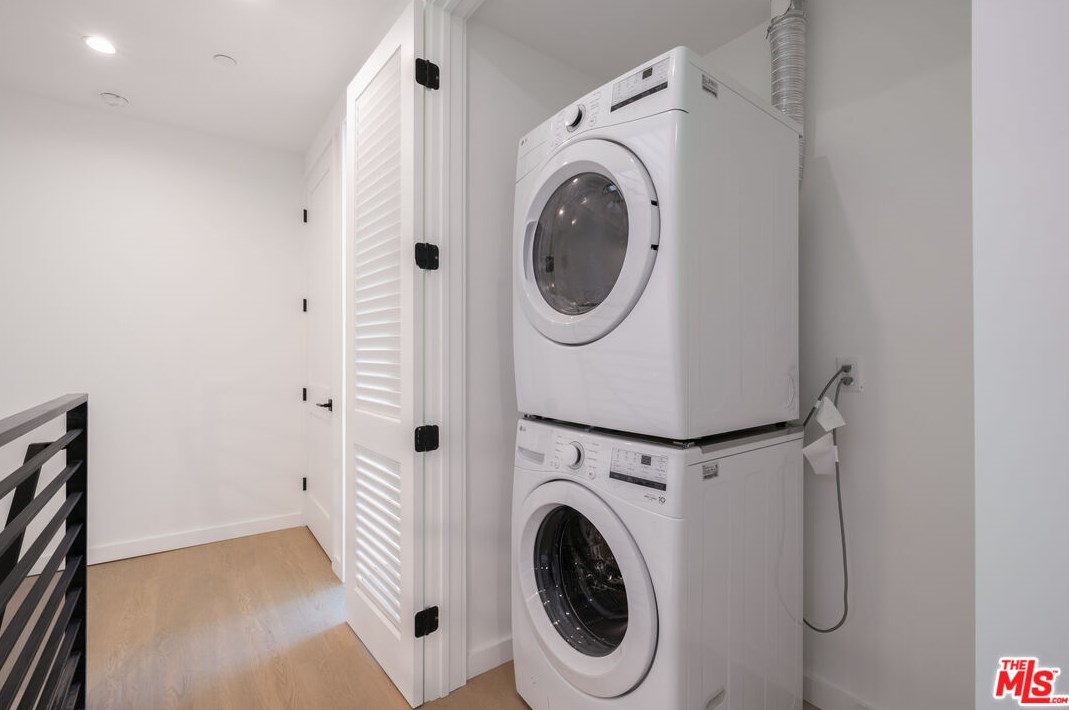 8926 Sawyer St, Los Angeles CA  90035-4140 exterior