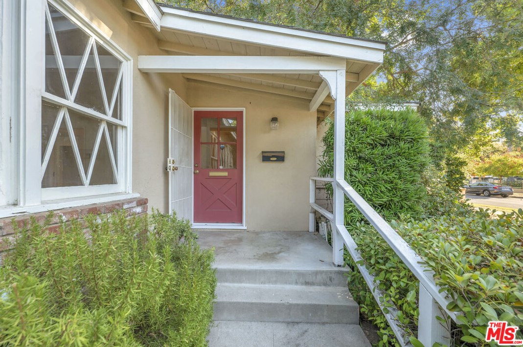 4830 Valjean Ave, Van Nuys, CA 91436