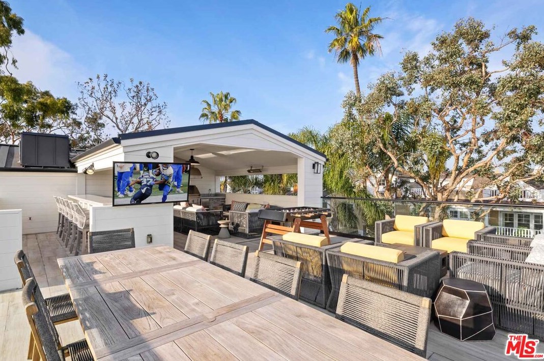 121 Emerald Ave #2, Newport Beach, CA 92662