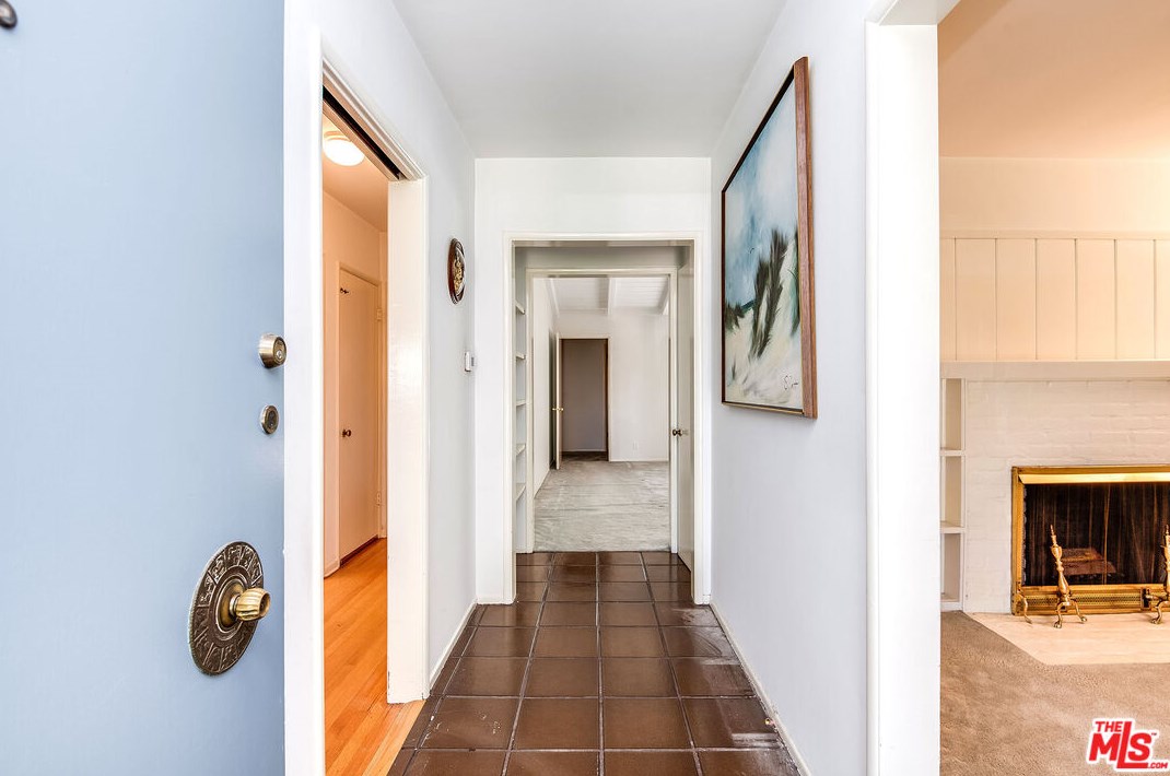 15536 Huston St, Van Nuys, CA 91436
