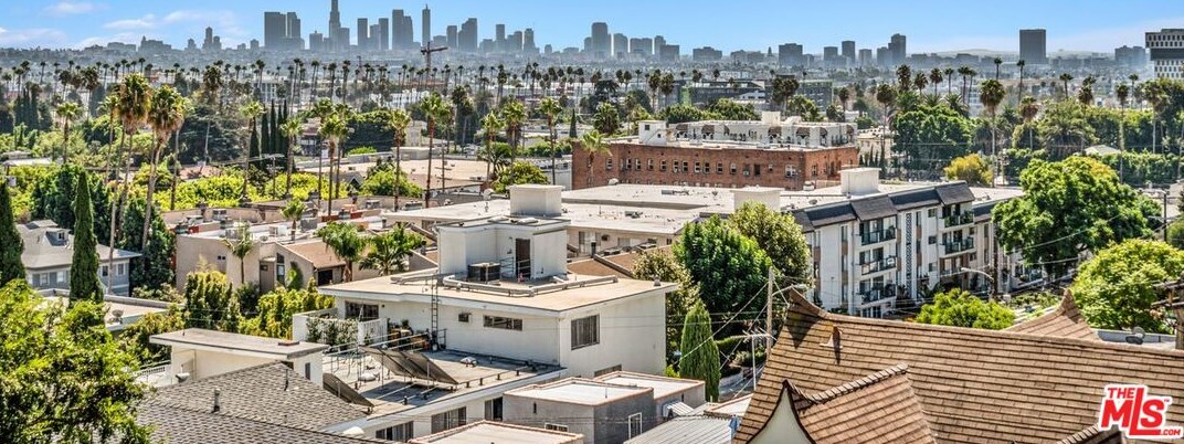 2241 Hollyridge Dr, Los Angeles, CA 90068-3516