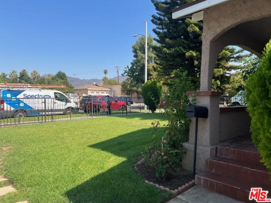 542 N Hagar St, San Fernando, CA 91340