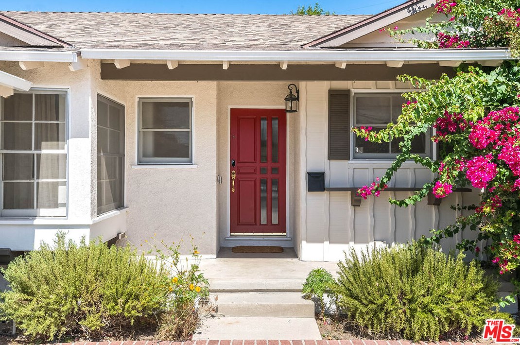 17427 Marlin Pl, Van Nuys, CA 91406