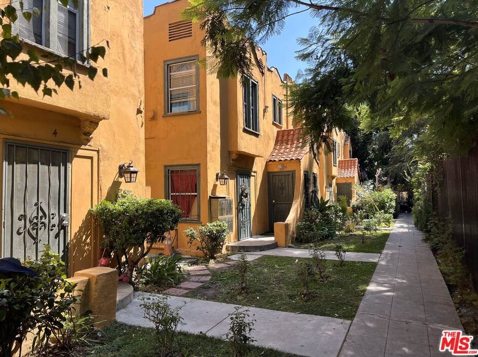 436 Grand View St, Los Angeles, CA 90057-2808