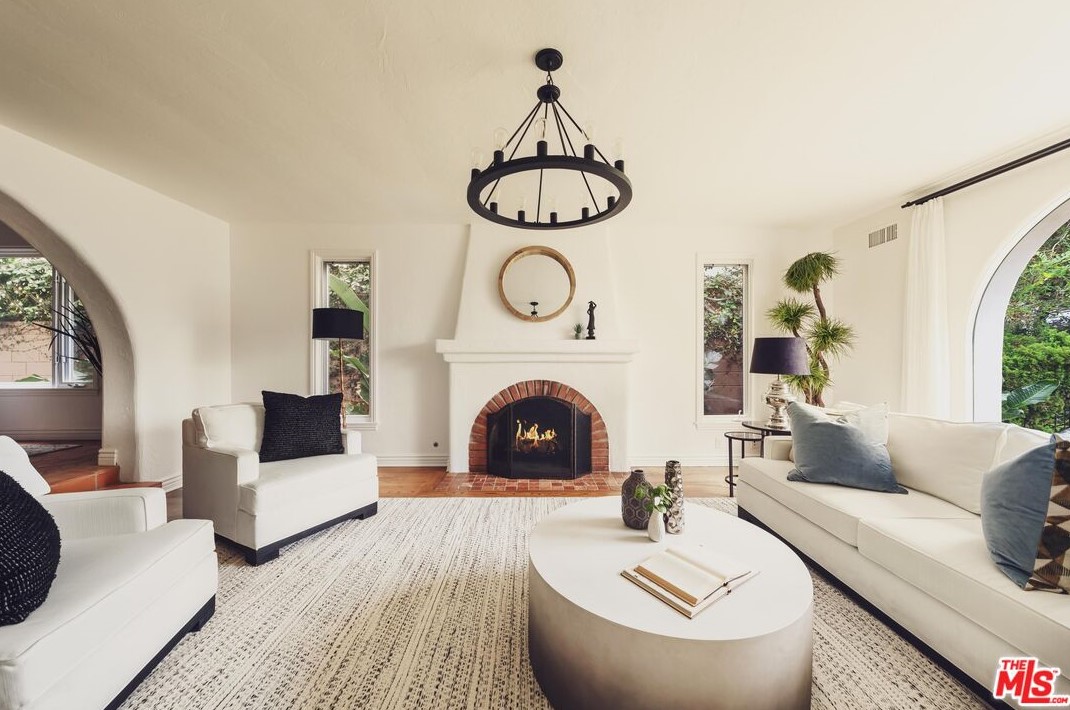 239 Georgina Ave, Santa Monica, CA 90402-1615