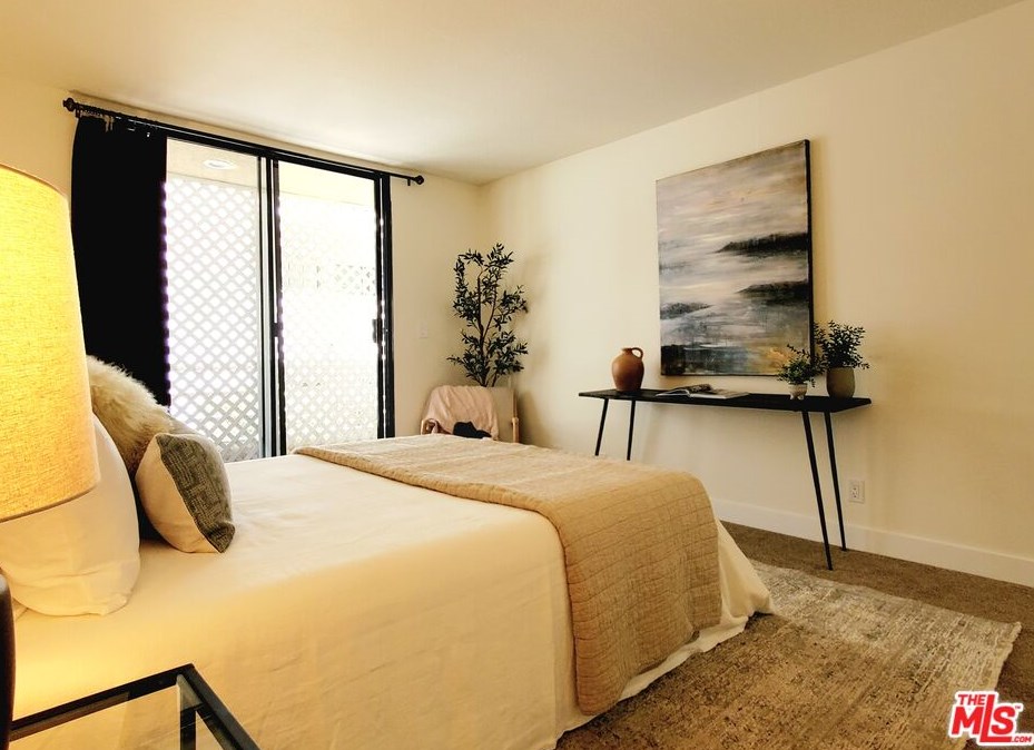 1312 Saltair Ave, Los Angeles CA  90025-1218 exterior